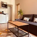 Maison De La Tour 3*