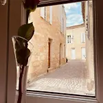 Maison De La Tour 3*