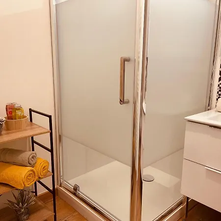 Maison De La Tour 3*