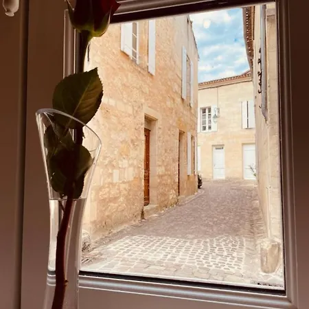 Maison De La Tour 3*