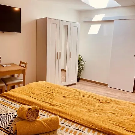 Maison De La Tour 公寓式酒店 圣艾米隆