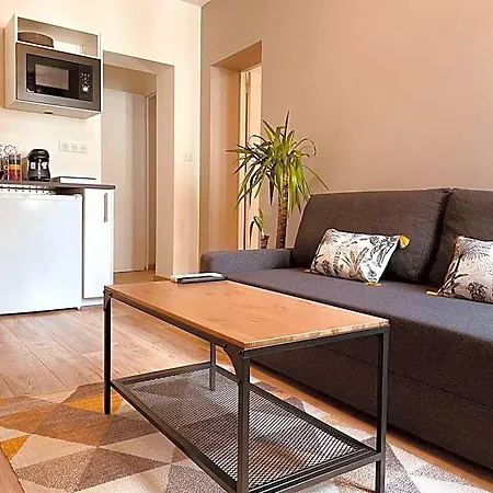Maison De La Tour Apartmanhotel 3*