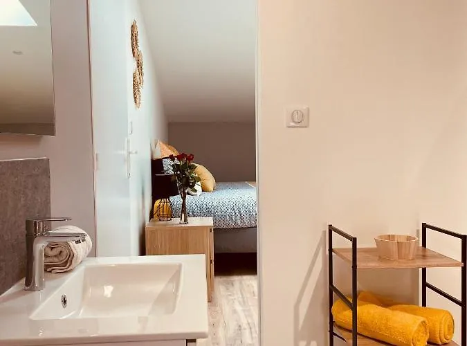 Aparthotel Maison De La Tour 3*