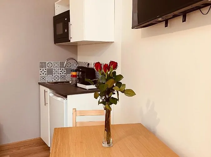 Maison De La Tour 3*